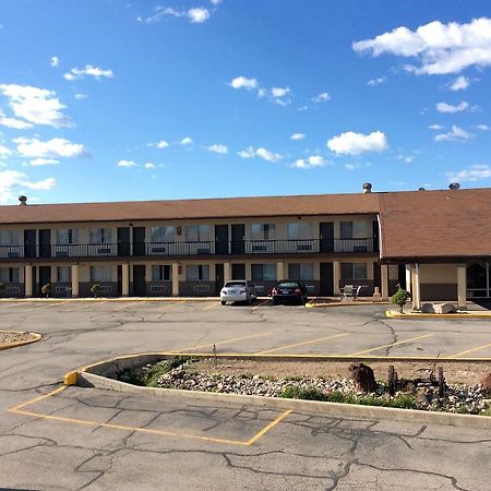 Econo Lodge Beaver Exterior photo