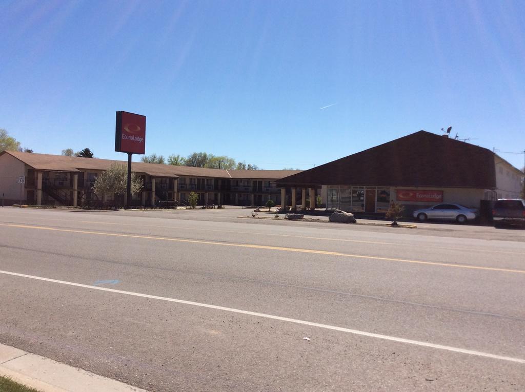 Econo Lodge Beaver Exterior photo