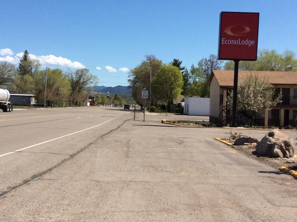 Econo Lodge Beaver Exterior photo